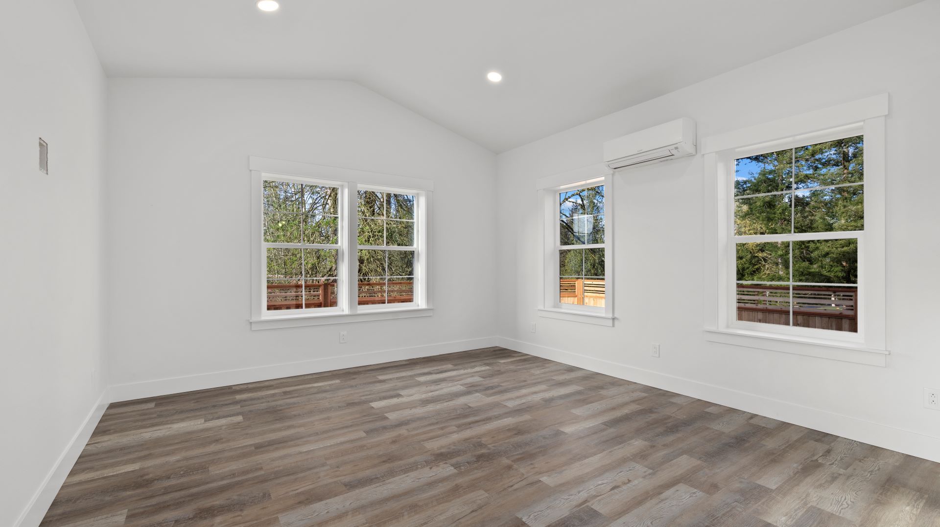 Custom home photo 11