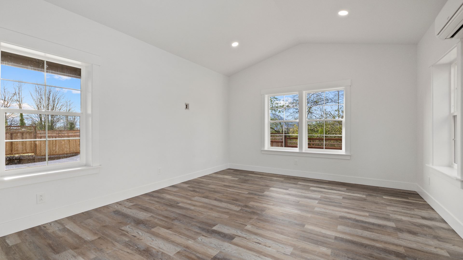 Custom home photo 12