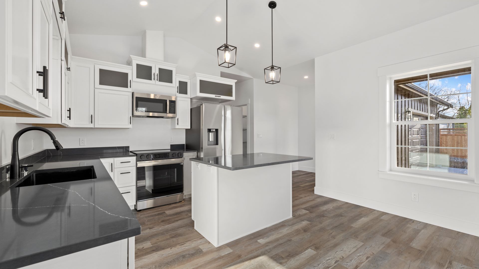 Custom home photo 16