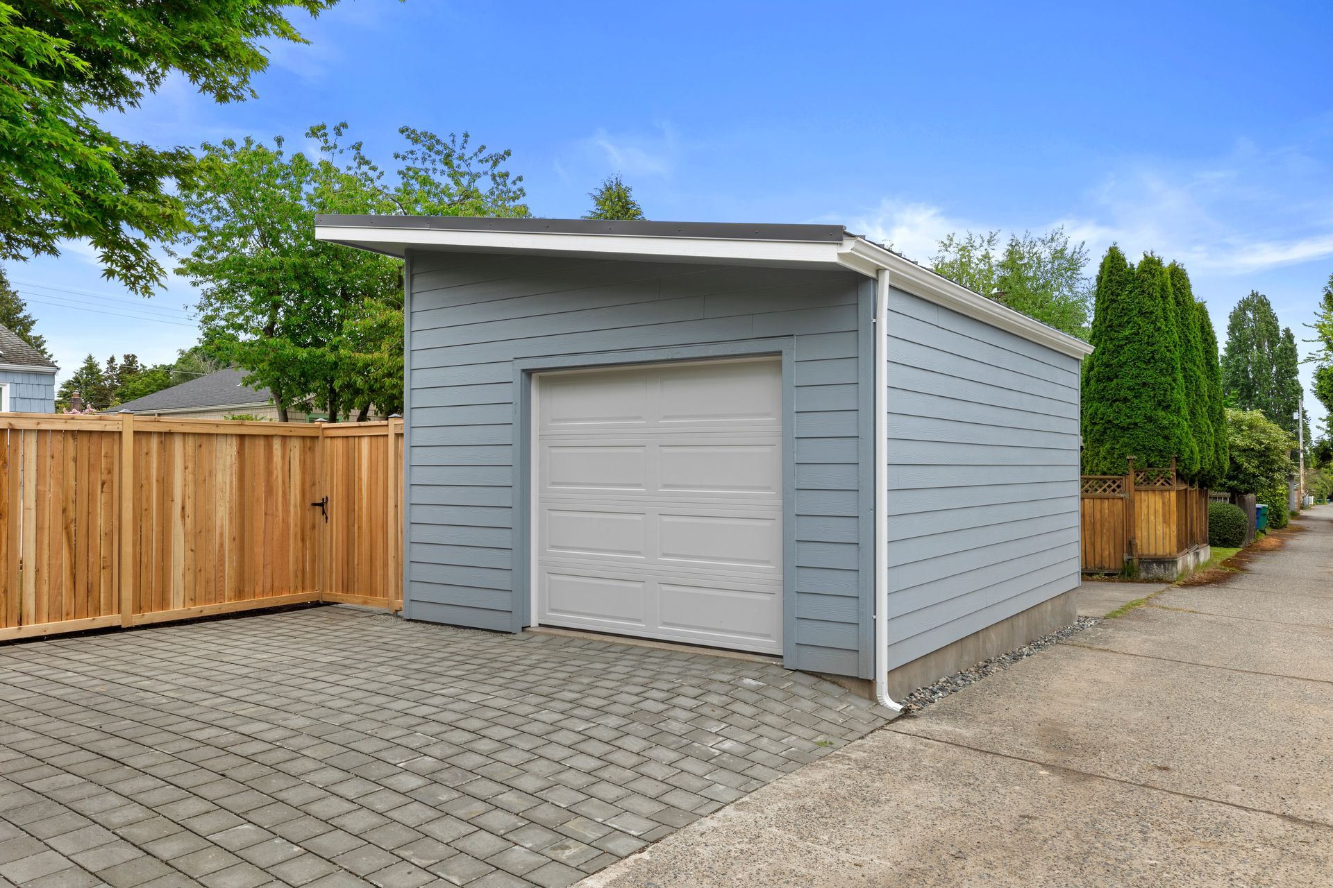 Detached Seattle garage photo 3