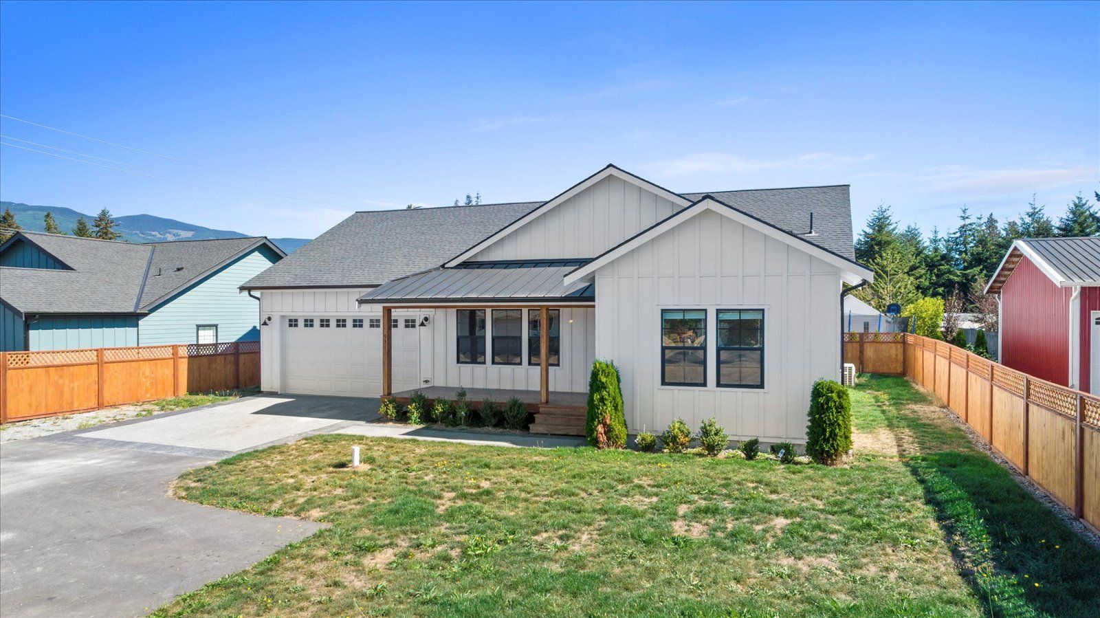 Custom small home photo 3