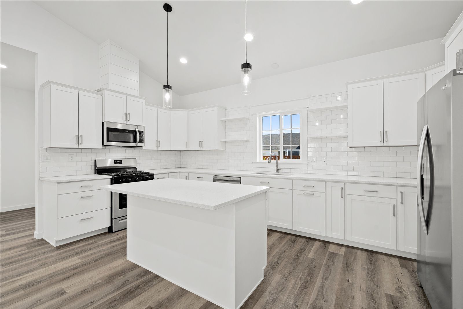 Custom small home photo 17