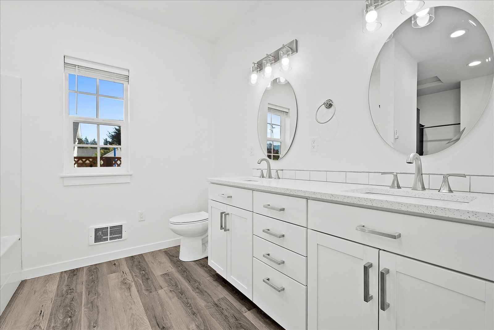 Custom small home photo 22