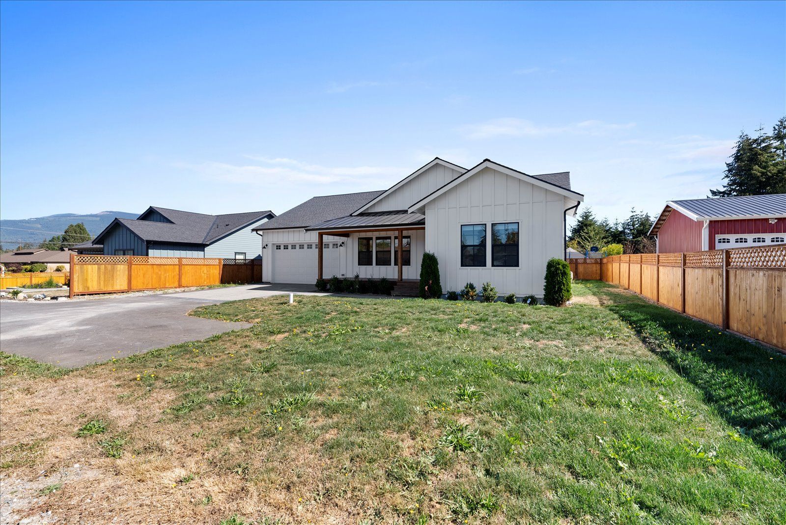 Custom small home photo 34