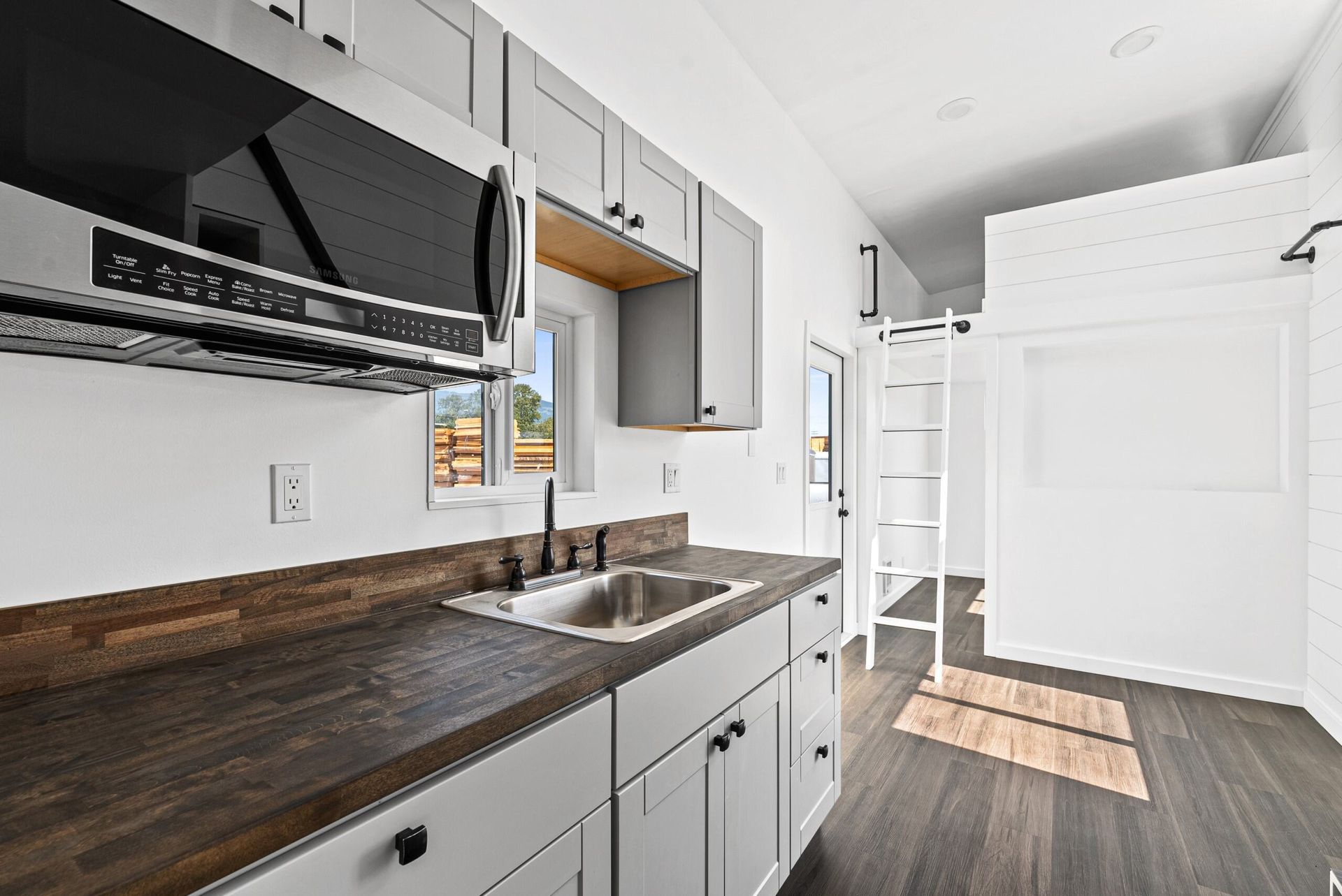 Tiny Home Bridgeview model photo 4
